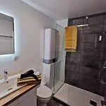 Appartement Du Centre, Refaits à Neuf, Climatisés, Hyper Centre, 50m à Pieds Des Commerces, Restaurants, Parking Gratuit Salies-de-Béarn