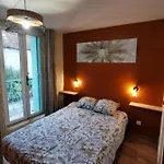 Du Centre, Refaits à Neuf, Climatisés, Hyper Centre, 50m à Pieds Des Commerces, Restaurants, Parking Gratuit * Salies-de-Béarn
