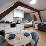 Du Centre, Refaits à Neuf, Climatisés, Hyper Centre, 50m à Pieds Des Commerces, Restaurants, Parking Gratuit Appartement *