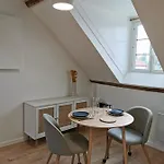 Appartement Du Centre, Refaits à Neuf, Climatisés, Hyper Centre, 50m à Pieds Des Commerces, Restaurants, Parking Gratuit