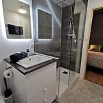 Du Centre, Refaits à Neuf, Climatisés, Hyper Centre, 50m à Pieds Des Commerces, Restaurants, Parking Gratuit Appartement Salies-de-Béarn