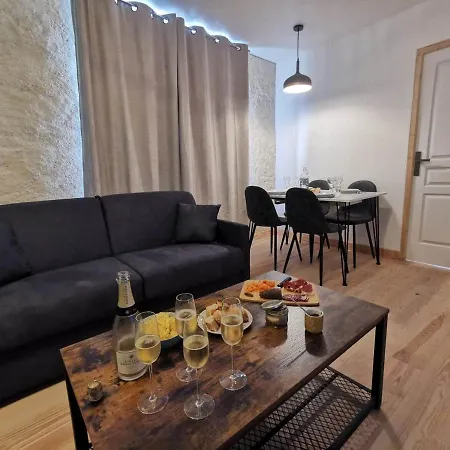 Du Centre, Refaits A Neuf, Climatises, Hyper Centre, 50m A Pieds Des Commerces, Restaurants, Parking Gratuit Daire Salies-de-Béarn