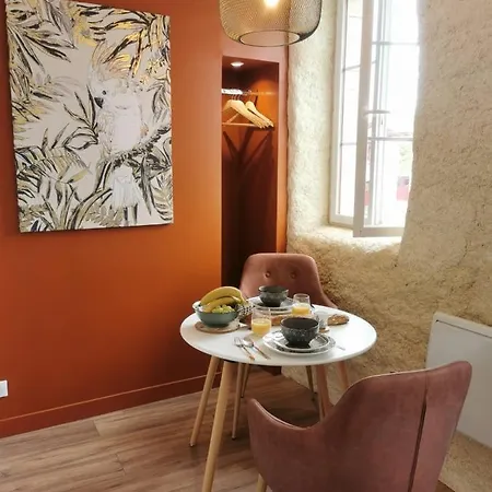 Du Centre, Refaits à Neuf, Climatisés, Hyper Centre, 50m à Pieds Des Commerces, Restaurants, Parking Gratuit *