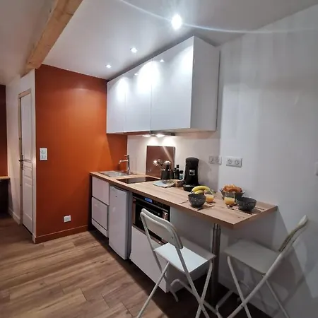 Du Centre, Refaits A Neuf, Climatiseur Mobile, Hyper Centre, 50m A Pieds Des Commerces, Restaurants, Parking Gratuit * Salies-de-Béarn