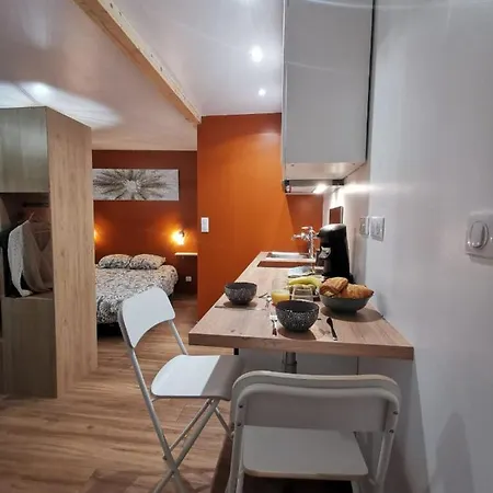 Apartman Du Centre, Refaits A Neuf, Climatiseur Mobile, Hyper Centre, 50m A Pieds Des Commerces, Restaurants, Parking Gratuit *