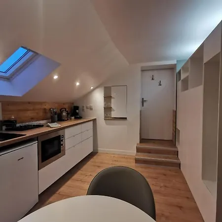 Apartman Du Centre, Refaits A Neuf, Climatiseur Mobile, Hyper Centre, 50m A Pieds Des Commerces, Restaurants, Parking Gratuit *