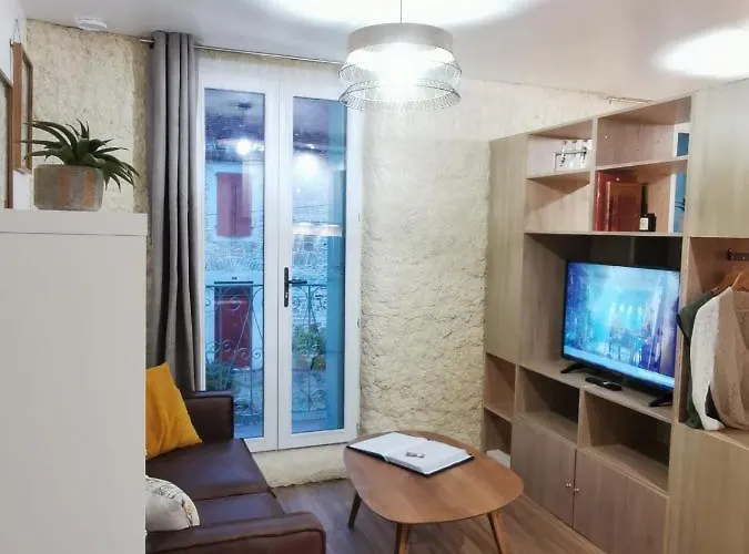 Du Centre, Refaits A Neuf, Climatises, Hyper Centre, 50m A Pieds Des Commerces, Restaurants, Parking Gratuit Daire *